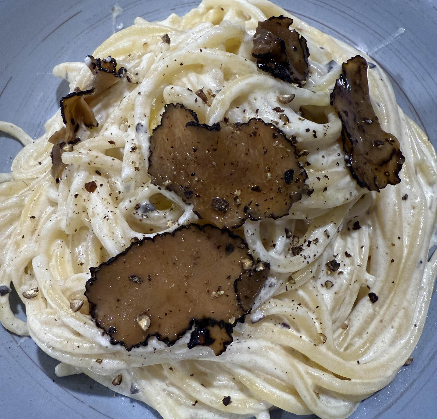spageti-smetanov-sos-s-truffles